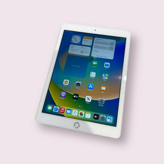 Apple iPad 5th Gen 128GB White Silver - Wifi - Grade B