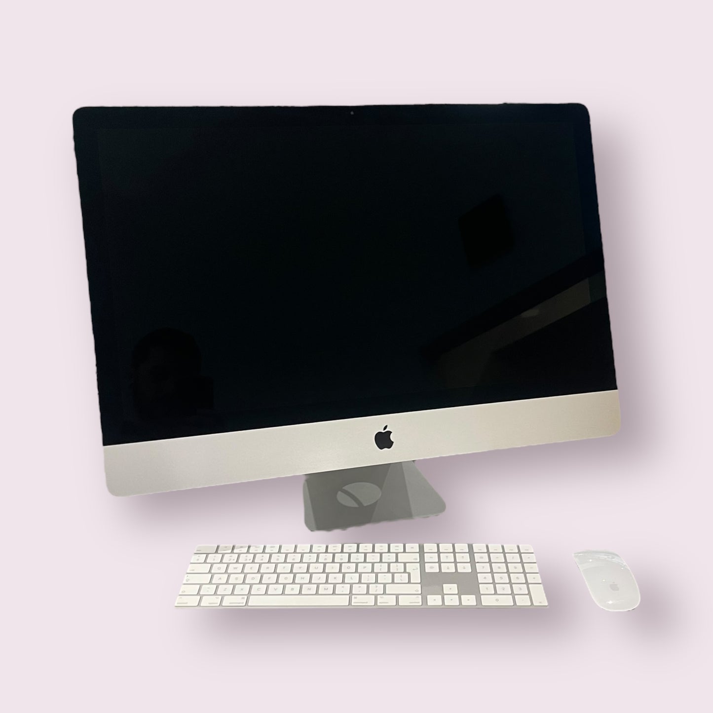 Apple iMac 27” 5K 2020 i5 CPU, 256GB SSD, 8GB RAM Mac OS Sequoia - With mouse and keyboard