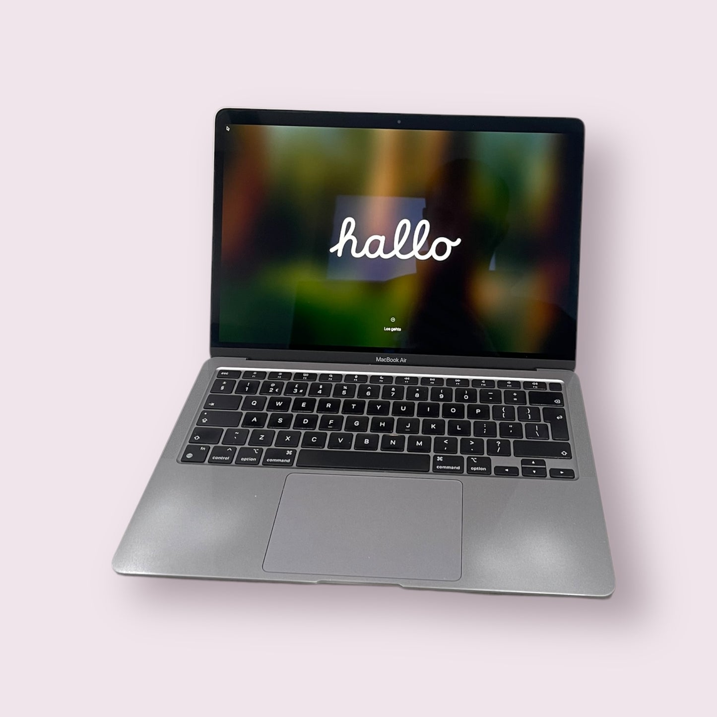 Apple Macbook air 13" M1 2020 A2337 - M1, 8GB RAM, 256GB SSD, Mac OS Sequoia - Space Grey - Grade B