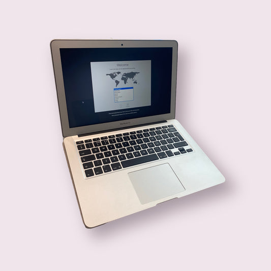 Apple Macbook air 13" A1466 2017 - 8gb RAM, i7, 128gb SSD, Mac OS Catalina