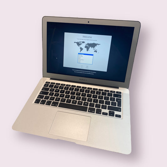 Apple Macbook air 13" A1466 2017 - 8gb RAM, i7, 128gb SSD, Mac OS Catalina