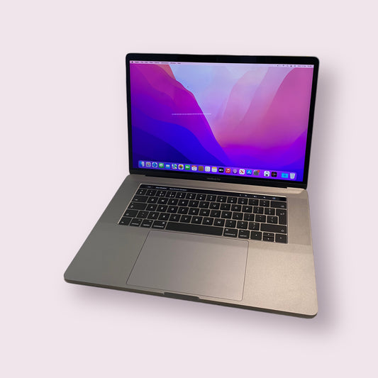Apple Macbook pro 15" retina A1707 2017 TouchBar Space Grey - 16GB RAM, i7 1TB SSD Mac OS Ventura