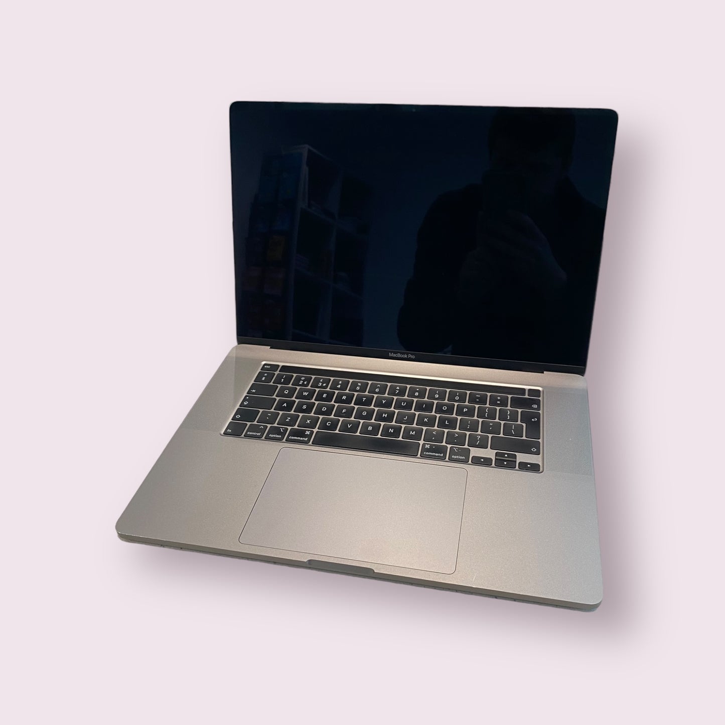 Apple MacBook Pro 16" Touchbar A2141 2019 - 16GB RAM I7 @ 2.6GHZ 1TB SSD Radeon Pro 5500M Mac OS Sanoma