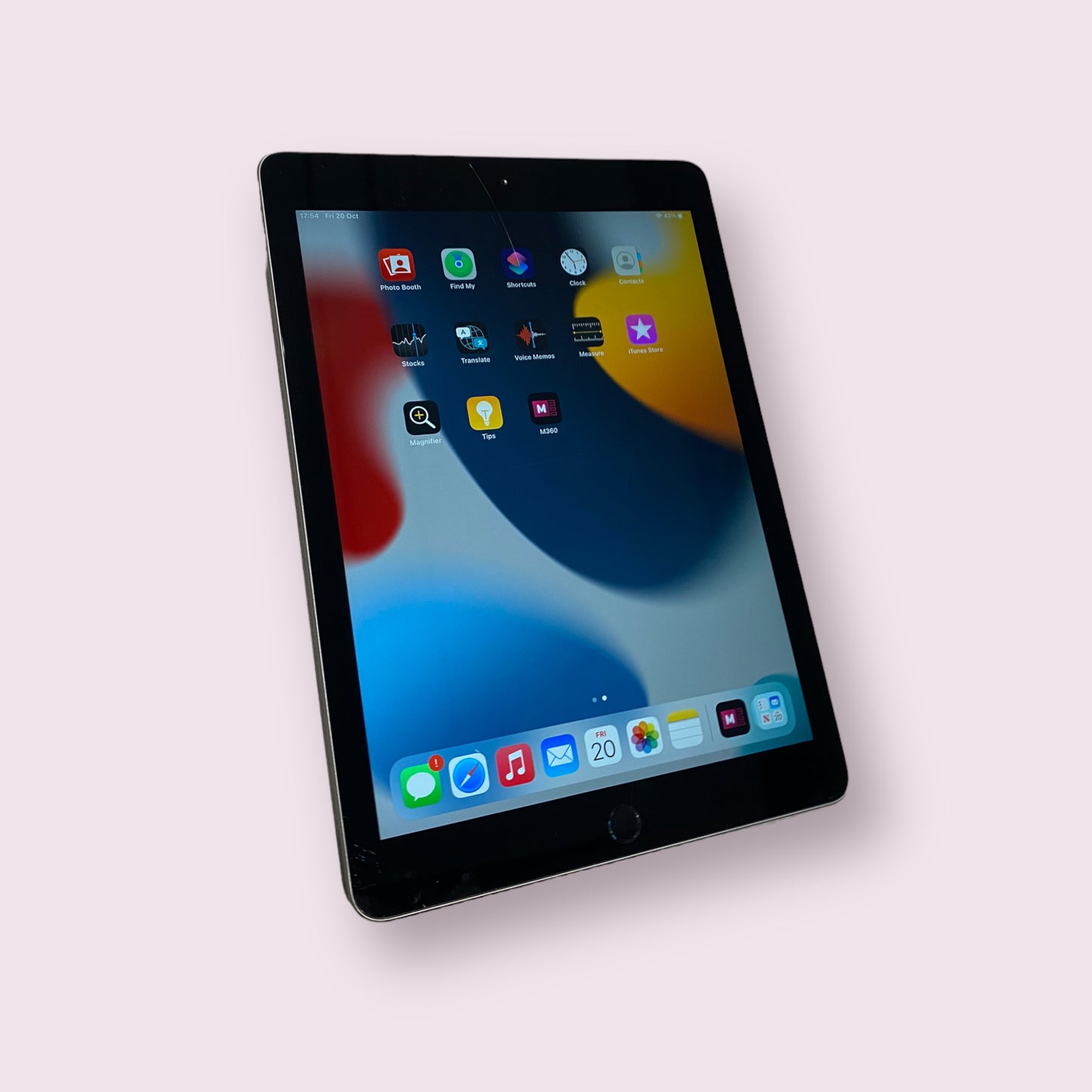 Apple iPad 6th Gen 9.7" 32GB Space Grey IOS Tablet - WIFI - Grade B