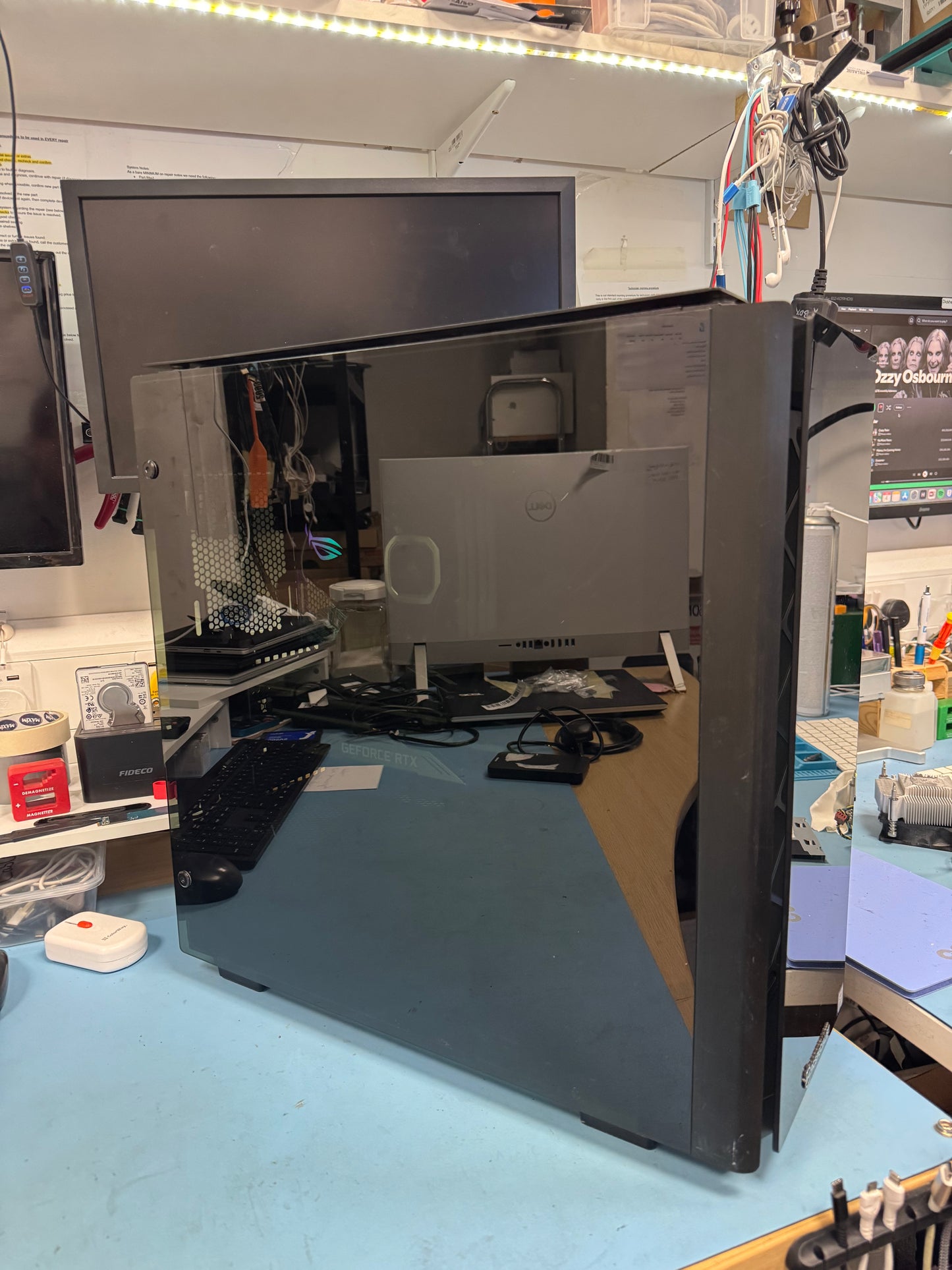 USED Custom Built Basic Gaming PC, I9-9900K, 32GB DDR4 RAM, 1TB SSD, RTX 2080 ti, WIFI - Used - Grade B