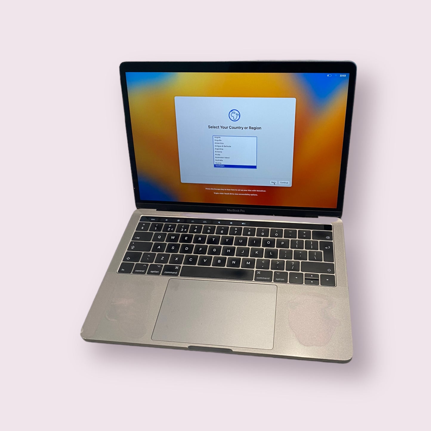 Apple Macbook pro 13" retina A1706 2017 TouchBar Space Grey - 8GB RAM, i5 @ 3.1GHz 512GB SSD Mac OS Ventura