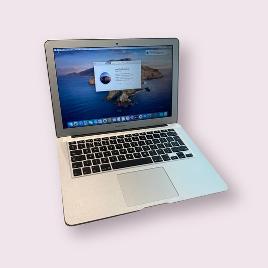 Apple Macbook air 13" A1466 2015 - 8GB RAM, i5, 256gb SSD, Mac OS Catalina
