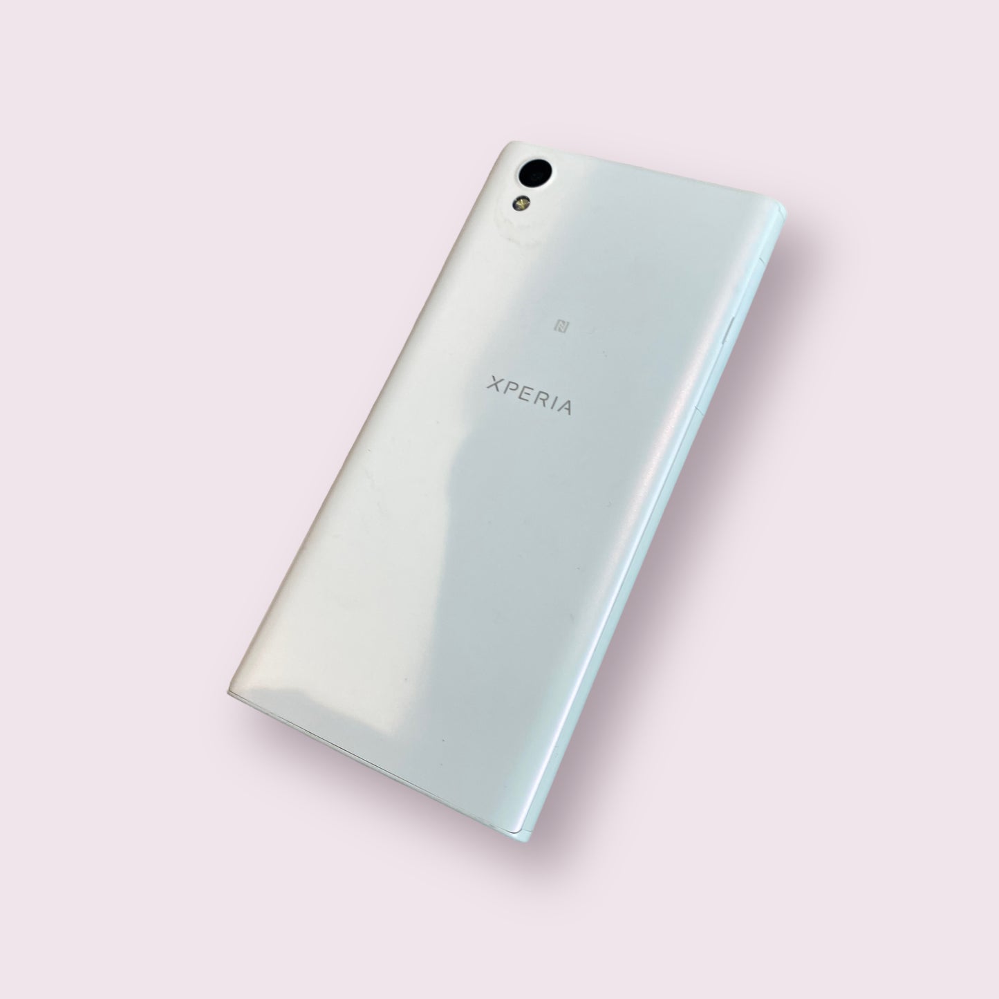 Sony Xperia L1 16GB G3311 Android Smartphone White - Unlocked - Grade B