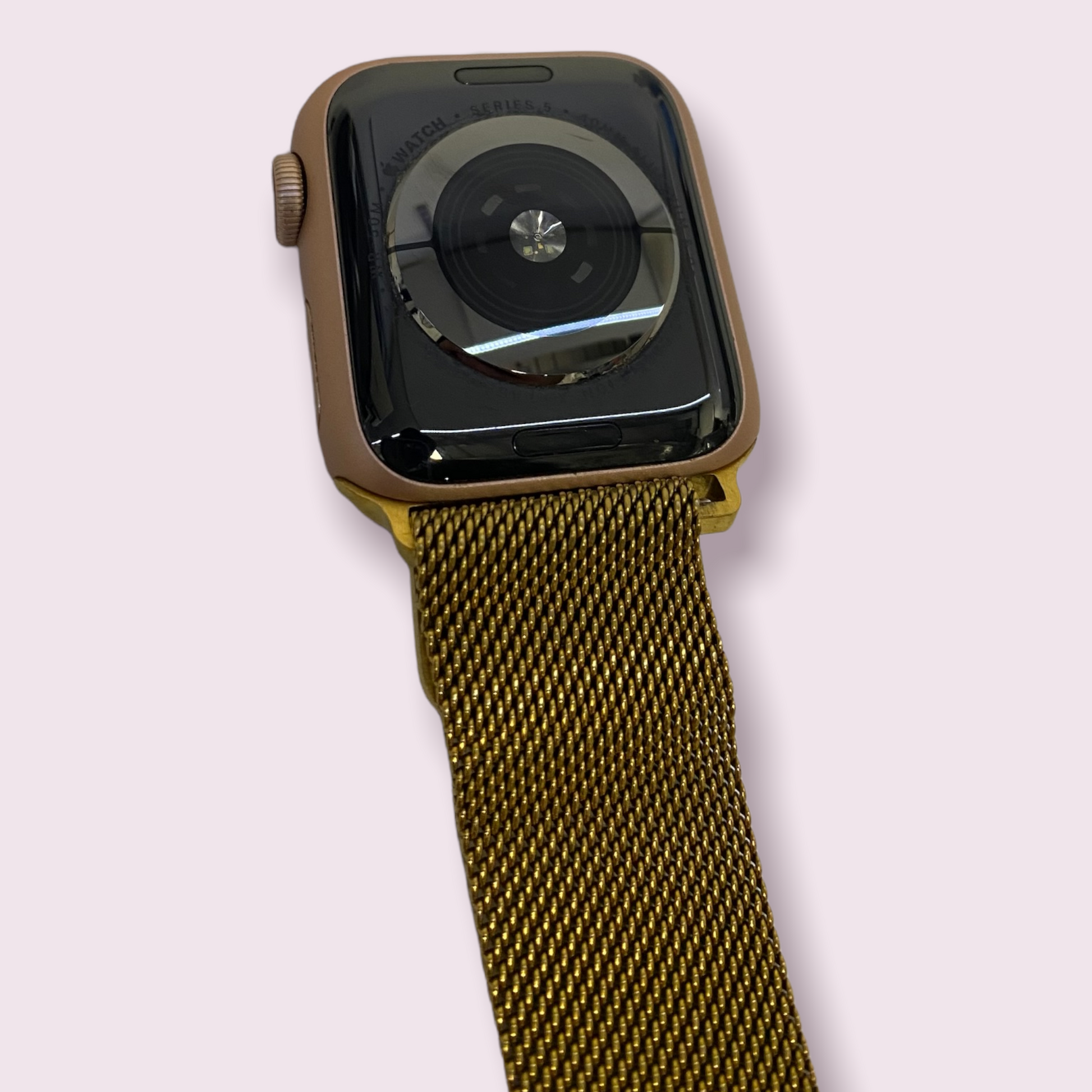 Iwatch series 5 discount 40mm rose gold